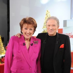Exclusif - Roselyne Bachelot et Michel Drucker - Enregistrement de l'émission Vivement dimanche au studio Rive gauche, présentée par Michel Drucker le 16 décembre 2025. . Diffusion sur France 3 le 04/01/2026 . © Guillaume Gaffiot / Bestimage