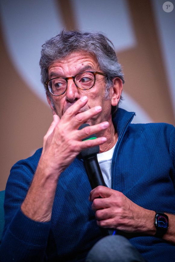 Michel Cymes lors de la conférence de presse de demain le sport à la Maison de la radio Paris, France le 7 octobre 2025. Photo par Franck Derouda/ABACAPRESS.COM