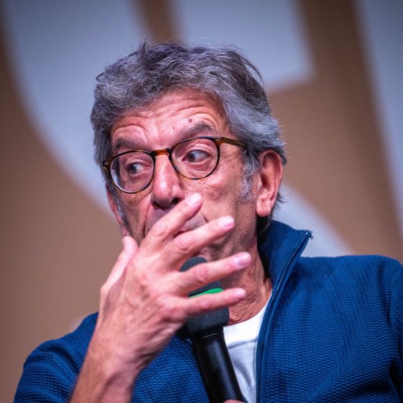 Michel Cymes lors de la conférence de presse de demain le sport à la Maison de la radio Paris, France le 7 octobre 2025. Photo par Franck Derouda/ABACAPRESS.COM