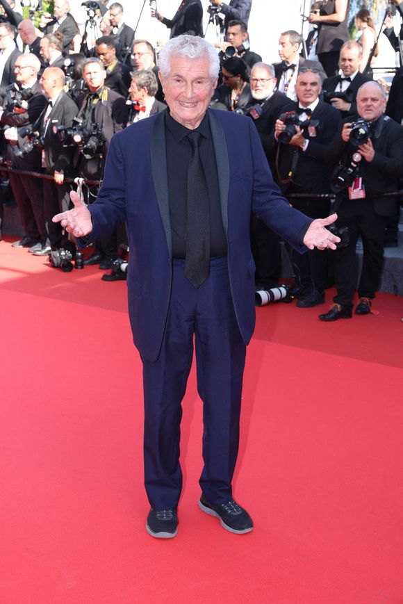 Claude Lelouch sur le tapis rouge de la cérémonie de clôture du 78ème Festival de Cannes au Palais des Festivals le 24 mai 2025 à Cannes, France. Photo par Jerome Domine/ABACAPRESS.COM
