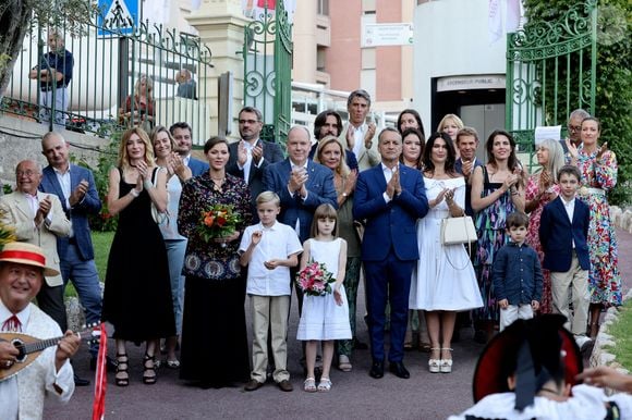 La princesse Charlene de Monaco, Le prince Albert II de Monaco, Le prince Jacques de Monaco, marquis des Baux, La princesse Gabriella de Monaco, comtesse de Carladès, Dimitri Rassam, Charlotte Casiraghi,  Balthazar Rassam lors du traditionnel pique-nique "U Cavagnëtu" au parc Princesse Antoinette à Monaco le 9 septembre 2023.

© Claudia Albuquerque / Bestimage