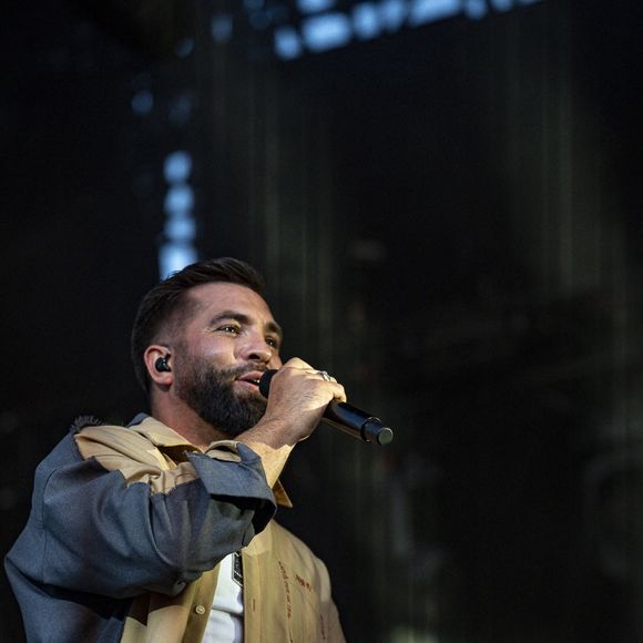 Kendji Girac en concert lors du festival de musique du Printemps de Perouges au Chateau de Saint-Maurice-de-Remens le 29 juin 2025. © Sandrine Thesillat / PsNewZ / Bestimage