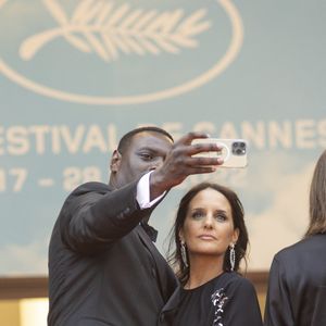 Ils forment aujourd'hui l'un des couples les plus stables du show-business.

Omar Sy et sa femme Hélène - Montée des marches du film " Top Gun : Maverick " lors du 75ème Festival International du Film de Cannes. Le 18 mai 2022
© Cyril Moreau / Bestimage