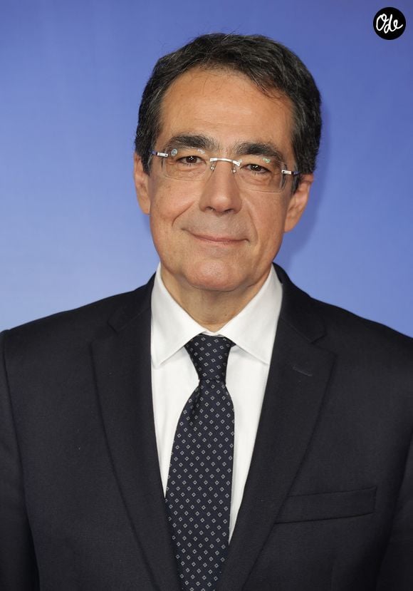 Plusieurs journalistes, dont Darius Rochebin, lui ont adressé des messages de soutien.
Darius Rochebin lors du photocall de l’Upfront 2026 de TF1 à la Seine Musicale à Boulogne-Billancourt le 18 juin 2026. 

© Coadic Guirec/Bestimage
