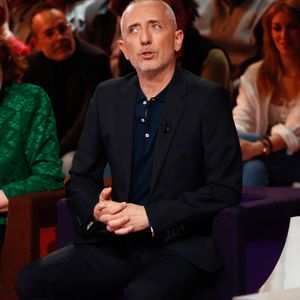 Exclusif - Gad Elmaleh lors de l'enregistrement de l'émission "Famille je vous aime" présentée par M. Drucker et qui sera diffusée le 13 juin 2025 sur France 3, aux Studios rive gauche à Paris, France, le 14 avril 2025. © Clovis-Gaffiot/Bestimage
