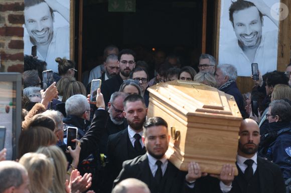 Sorties des obsèques de Bruno Salomone en l'église Sainte-Anne de Polangis de Joinville-le-Pont (Val-de-Marne) le 23 mars 2026. © Cyril Moreau - Dominique Jacovides / Bestimage