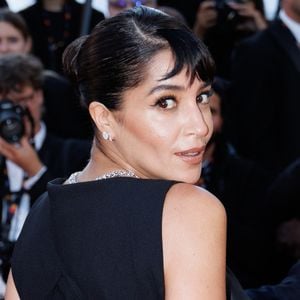 La 79e édition du Festival de Cannes touche à sa fin.
Leïla Bekhti - Montée des marches du film " Histoires de la nuit " lors du 79ème Festival International du Film de Cannes © Jacovides-Moreau / Bestimage