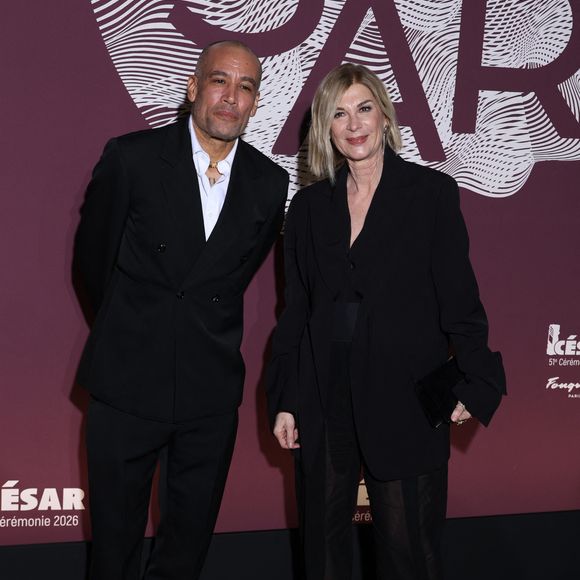 Ben Harper et Michèle Laroque au photocall du dîner de la 51ème cérémonie des César au Fouquet's à Paris, France, le 27 février 2026. © Denis Guignebourg/Bestimage
