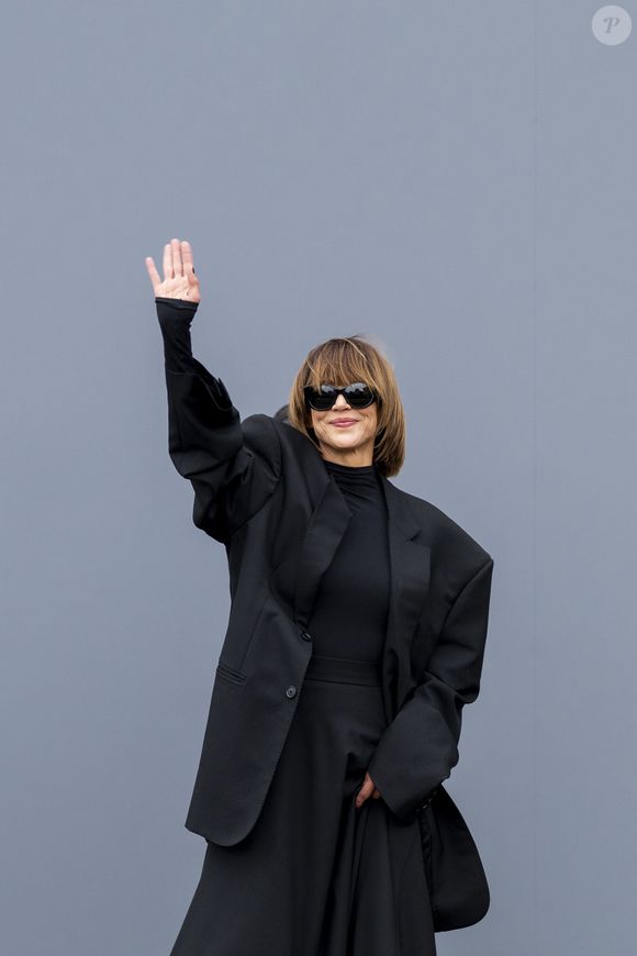 Sophie Marceau - Arrivées au défilé de mode féminine Balenciaga printemps-été 2025 lors de la Fashion Week de Paris (PFW), à Paris, France, le 30 septembre 2024. © Da Silva-Perusseau/Bestimage