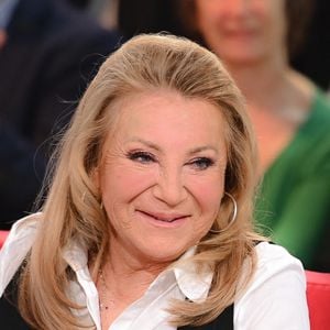 Cette pratique douce renforce les muscles profonds sans abîmer les articulations.

Exclusif - Sheila - Enregistrement de l'émission Vivement dimanche au studio Rive Gauche, le 21 mars 2025, présentée par M.Drucker et diffusée sur France 3 le 30 mars 2025.
© Guillaume Gaffiot / Bestimage