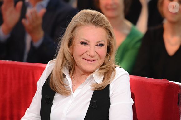 Cette pratique douce renforce les muscles profonds sans abîmer les articulations.

Exclusif - Sheila - Enregistrement de l'émission Vivement dimanche au studio Rive Gauche, le 21 mars 2025, présentée par M.Drucker et diffusée sur France 3 le 30 mars 2025.
© Guillaume Gaffiot / Bestimage