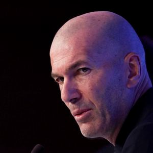 Le champion du monde 98 souhaite aussi instaurer une véritable "culture club" en sélection.

Le sélectionneur de l'équipe de France de football Zinédine Zidane lors d'une conférence de presse pour dévoiler le groupe retenu pour les prochains matchs de la Ligue des nations au siège de la FFF à Paris, France, le 18 septembre 2026. © Michael Baucher / Psnewz/Bestimage
