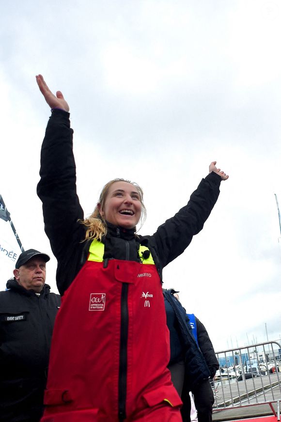 La skipper française Violette Dorange célèbre sur son monocoque Imoca Devenir sa 25e place dans la 10e édition du Vendée Globe, course à la voile en monocoque autour du monde, aux Sables-d'Olonne, dans l'ouest de la France, le 9 février 2025. Photo by Franck Castel/ABACAPRESS.COM