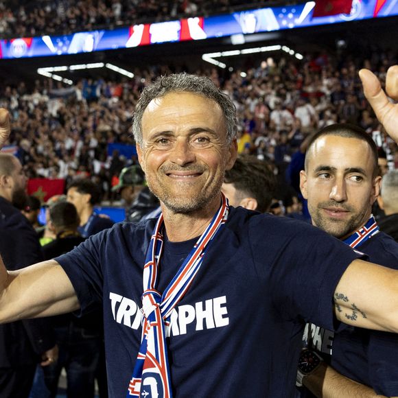 Luis Enrique - Les joueurs du PSG célèbrent leur titre de Champion d'Europe au Parc Des Princes à Paris, le 1er juin 2025.
© Cyril Moreau/Bestimage