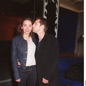 Claire Keim et Frédéric Diefenthal lors de la première film "Taxi 2" en 2000
©BERTRAND RINDOFF PETROFF / BESTIMAGE