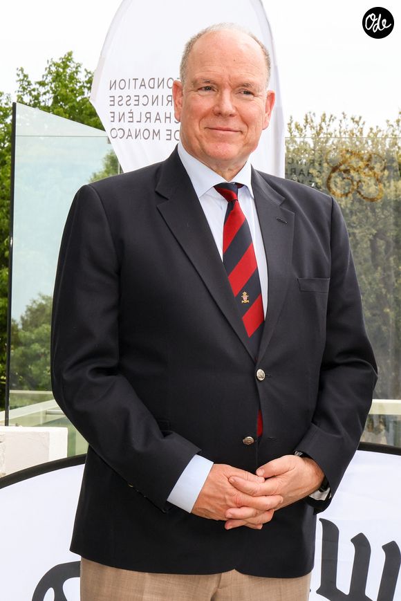 Le prince n’a pas oublié les supporters, dont la fidélité a contribué à cette saison exceptionnelle conclue par un quadruplé inédit.

Le prince Albert II de Monaco et la princesse Charlène de Monaco lors de la remise des prix du Formula E Monte Carlo Tee-Prix Tournoi du Monte-Carlo Golf Club, à Monaco, le 13 mai 2026. Photo par Claudia Albuquerque/Bestimage