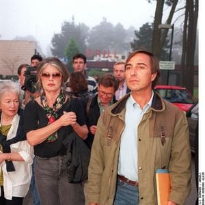"Pourtant, j'ai vraiment pensé finir ma vie avec Brigitte…" Ils se sépareront rapidement par la suite...

Brigitte Bardot et Allain Bougrain-Dubourg en visite dans le Médoc en 1994  © Patrick Bernard Bestimage