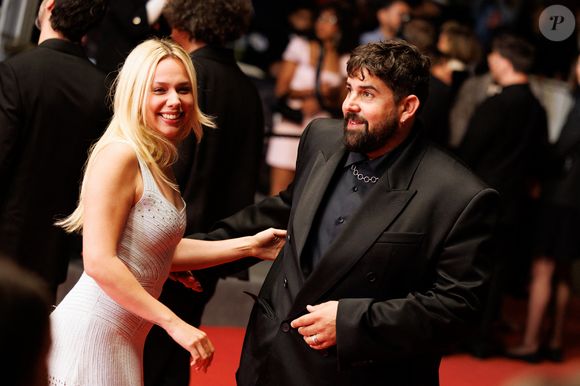 Artus et sa compagne Kim Higelin - Montée des marches du film "Jim Queen" lors du 79ème Festival International du Film de Cannes le 18 mai 2026.

© Moreau / Jacovides / Bestimage