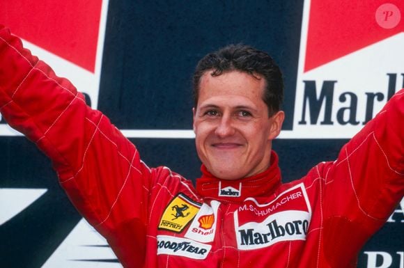 Michael Schumacher célèbre sa victoire en juin 1996 à Barcelone.  © DPPI/Bestimage