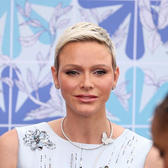 Durant de belles années, Charlene de Monaco a consacré sa vie à la natation.
La princesse Charlène de Monaco - 73ème Gala de la Croix-Rouge Monégasque qui avait lieu pour la première fois sur les Terrasses du Soleil, entre la façade magistrale de l’Opéra Garnier Monte-Carlo et la mer Méditerrannée à Monaco. © Dominique Jacovides/Bestimage
