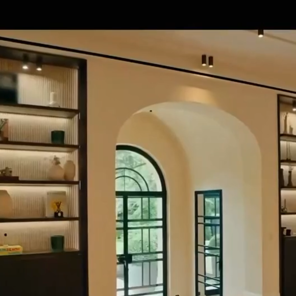 Ancienne propriété de Cyril Hanouna, captures d'écrans TBT9