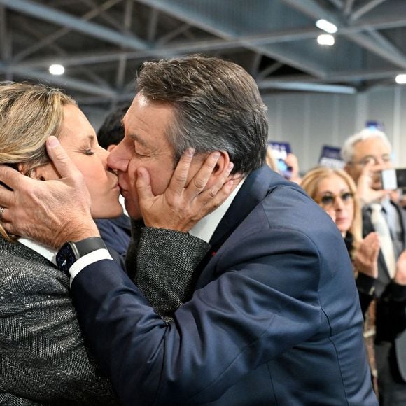 En photo, la chroniqueuse de "Télématin" et épouse du maire de Nice Christian Estrosi, a présenté un petit bébé déjà très aimé.

Christian Estrosi, le maire de Nice, candidat pour un 4ème mandat, a lancé son premier meeting de campagne municipale sur le port de Nice au centre des congrès OcéaNice, le 22 novembre 2025. © Bruno Bebert / Bestimage