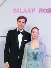 Alexandra de Hanovre radieuse au bras de son fiancé Ben-Sylvester Strautmann, héritier d'une prestigieuse famille