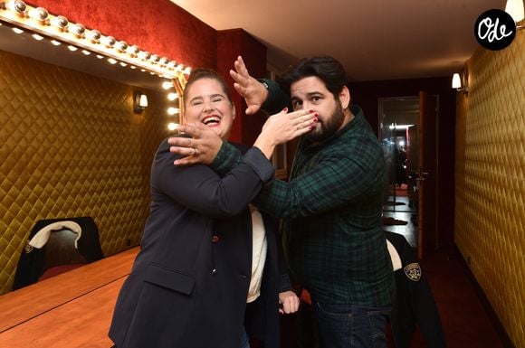 L’année 2026 a été celle des grands changements pour Elodie Poux. Le 9 mars, elle a annoncé sa séparation d’avec Michel Frenna, comédien belge et père de Marie.

Élodie Poux et Michel Frenna au spectacle de Elodie Poux "Le syndrome du Playmobil" au Casino de Paris à Paris.
Agence / Bestimage