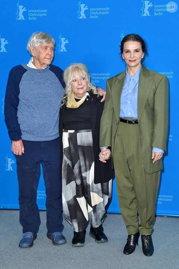 Tom Courtenay, Anna Calder-Marshall et Juliette Binoche au photocall du film "Queen at Sea" lors de la 76ème édition du festival international du film de Berlin (La Berlinale 2026), le 17 février 2026. Action Press / Bestimage
