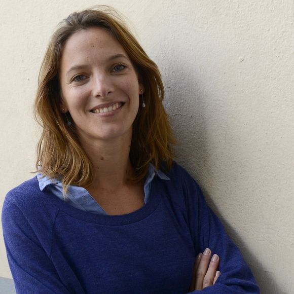 Élodie Varlet avant la lecture de la dictée ELA à l'école élémentaire de Saint Gabriel à Marseille, le 10 octobre 2016.

© Eric Etten/Bestimage