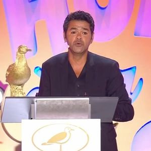 Jamel Debbouze lors de la troisième édition du Festival "L'humour à la plage" diffusée sur TF1 jeudi 27 août 2026

Capture d'écran TF1 "L'humour à la plage"