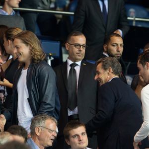 Didier Deschamps, Nicolas Sarkozy, Pierre Sarkozy et Louis Sarkozy -  People au match de Ligue des champions Psg contre Arsenal au Parc des Princes à Paris le 13 septembre 2016. © Cyril Moreau/Bestimage