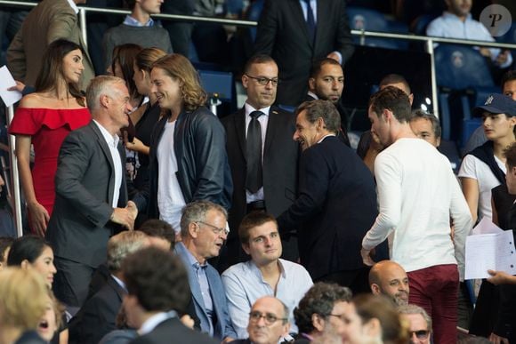 Didier Deschamps, Nicolas Sarkozy, Pierre Sarkozy et Louis Sarkozy -  People au match de Ligue des champions Psg contre Arsenal au Parc des Princes à Paris le 13 septembre 2016. © Cyril Moreau/Bestimage