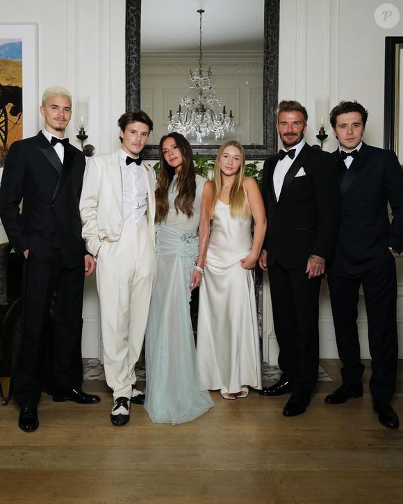 Victoria, David, Brooklyn, Romeo, Cruz et Harper Beckham aux 50 ans de Victoria Beckham. Instagram