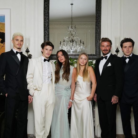 Victoria, David, Brooklyn, Romeo, Cruz et Harper Beckham aux 50 ans de Victoria Beckham. Instagram