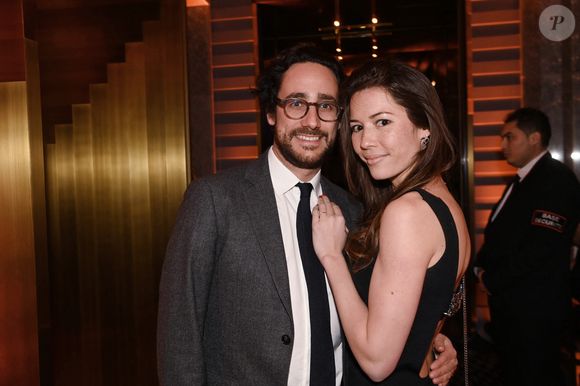 Le ventre rond d’Émilie Broussouloux n'a pas échappé à plusieurs des consœurs de la jeune journaliste, qui n'ont pas manqué de la féliciter, comme Caroline Delage ou Carine Galli.

Exclusif - Thomas Hollande et sa femme Emilie Broussouloux - Soirée Le Bal du Siècle pour les 5 ans de l'hôtel Nolinski Paris le 8 mars 2022. © Rachid Bellak / Bestimage