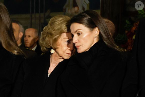 La reine Sofia, la reine Letizia d'Espagne - La famille royale d'Espagne assiste au service commémoratif de la princesse Irène de Grèce à la cathédrale orthodoxe grecque Saint-André-et-Saint-Démétrius, à Madrid, Espagne, le 17 janvier 2026. © Pool/Bestimage