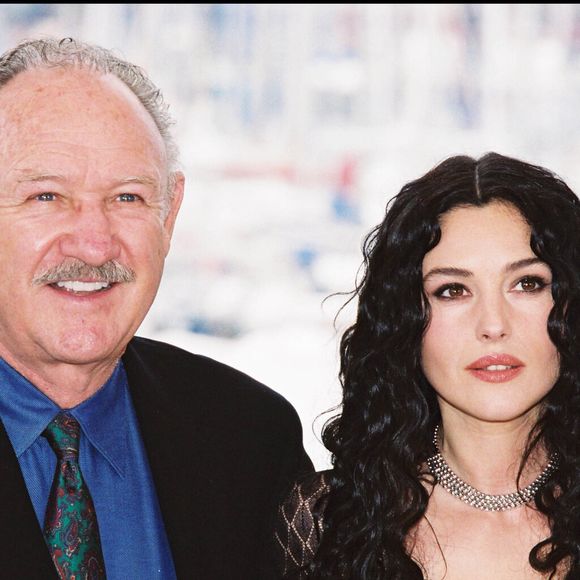 Archives - Gene Hackman et Monica Bellucci - présentent Under Suspicion - Au festival de Cannes en 2000. (FIZET-BORDE-MARTINEZ / BESTIMAGE).