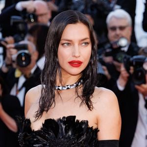Irina Shayk - Montée des marches du film « Dossier 137 » lors du 78ème Festival International du Film de Cannes, au Palais des Festivals à Cannes. Le 15 mai 2025
© Jacovides-Moreau / Bestimage