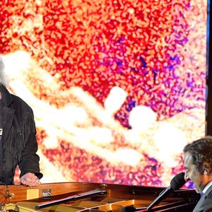 Exclusif - Hugues Auffray et Angdré Manoukian durant le deuxième jour d'enregistrement de l'émission de télévision "Nice Jazz Festival" au Théâtre de Verdure à Nice, le 25 juillet 2020.. © Bruno Bebert / Bestimage