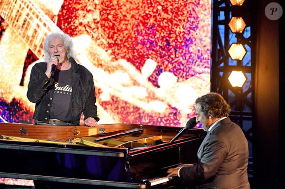 Exclusif - Hugues Auffray et Angdré Manoukian durant le deuxième jour d'enregistrement de l'émission de télévision "Nice Jazz Festival" au Théâtre de Verdure à Nice, le 25 juillet 2020.. © Bruno Bebert / Bestimage