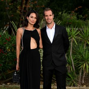 Richard Gasquet et sa compagne Clémentine - 11ème édition du Gala de charité de Patrick Mouratoglou à la Mouratoglou Academy & Resort à Biot le 21 juin 2025. Ce gala de prestige réunit chaque année les grandes figures du sport, du divertissement et de nombreux donateurs, mobilisés pour soutenir les jeunes talents du tennis mondial. © Bruno Bebert/Bestimage