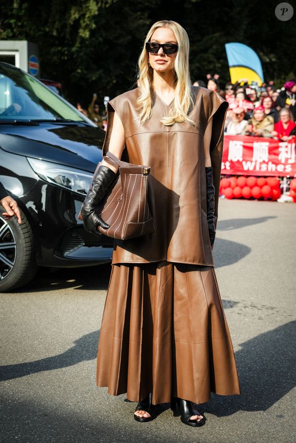 Leonie Hanne au Tod’s fashion show pendant la Fashion Week de Milan le 28 février 2025© Lucia Sabatelli/Bestimage