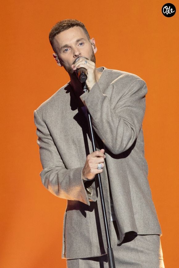 Exclusif - Matt Pokora pour les surprises lors de l'enregistrement de l'émission "La Boîte à secrets", présentée par Faustine Bollaert et diffusée le 17 octobre sur France 3, dans les studios du Lendit à Saint-Denis, France, le 23 septembre 2025. © Cyril Moreau/Bestimage