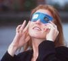 Et si vous comptez en garder un souvenir en images, sachez que pointer directement son téléphone vers le soleil présente un risque majeur.

SARAH FERGUSON - LUNETTES POUR REGARDER ECLIPSE OEUVRE DE CHARITE LONDRES  - 1999

© Bestimage