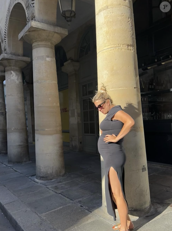Un moment tendre et craquant a été vécu lorsque une des animatrices bien‑aimées de la station a franchi les portes… accompagnée de son bébé, Niels.

Justine, journaliste sur RTL2, est devenue maman.