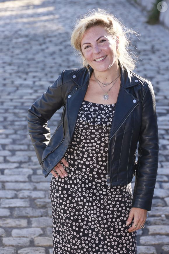 Anne-Élisabeth Blateau de la série "Scènes de ménages" - La 25e édition du Festival de la fiction télé de La Rochelle, le 13 septembre 2023. © Christophe Aubert via Bestimage