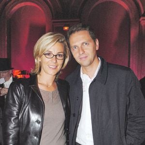 Les journalistes français Isabelle Ferrari et Thomas Hugues assistent à la soirée de lancement du sixième tome de la saga Harry Potter écrit par J.K Rowling à l'Ecole des Beaux-Arts de Paris le 30 septembre 2005. Photo par Bruno Klein/ABACAPRESS.COM.