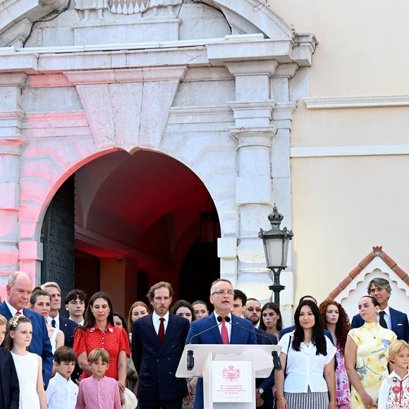 No Tabloïds - Ben Sylvester Strautmann, la princesse Alexandra de Hanovre, la princesse Charlene de Monaco, le prince Albert II de Monaco, le prince héréditaire Jacques, la princesse Gabriella, le prince Albert II de Monaco, Charlotte Casiraghi, Balthazar Casiraghi-Rassam, Tatiana Santo Domingo, Maximilian Casiraghi, Andrea Casiraghi, Georges Marsan, le maire de Monaco, Louis et Marie Ducruet, Pauline Ducruet, Stefano Ercole Carlo Casiraghi, Camille Gottlieb,  la princesse Caroline de Hanovre, Gareth Wittstock, la princesse Stephanie de Monaco - Célébration des 20 ans de règne du prince souverain Albert II de Monaco sur la place du Palais à Monaco, le 19 juillet 2025. © Bruno Bebert/Bestimage