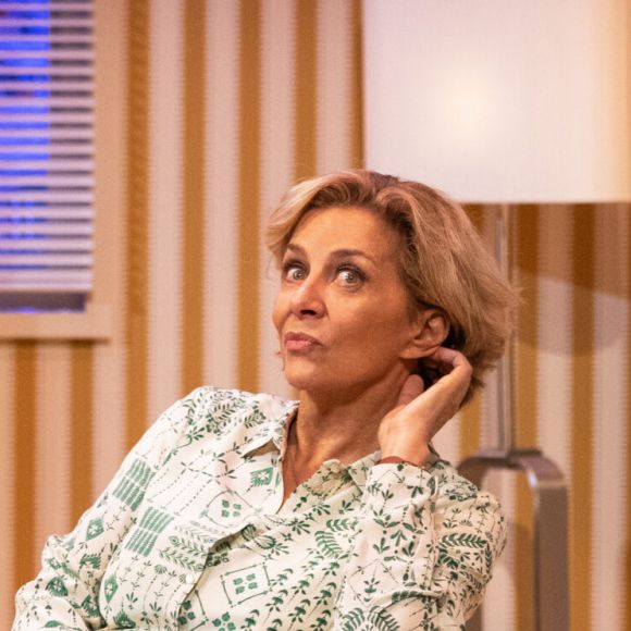 Corinne Touzet sur la scène du Théâtre de Paris pour "Le Duplex". © Lorène Carpentier